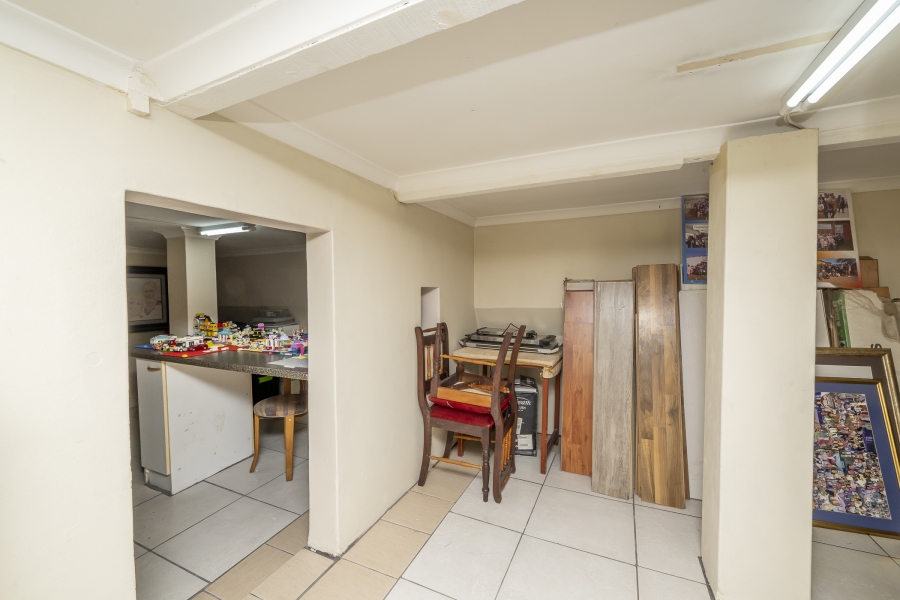 8 Bedroom Property for Sale in Brackenfell South Western Cape
